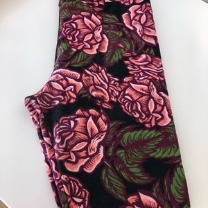 Bright pink roses Lularoe Leggings